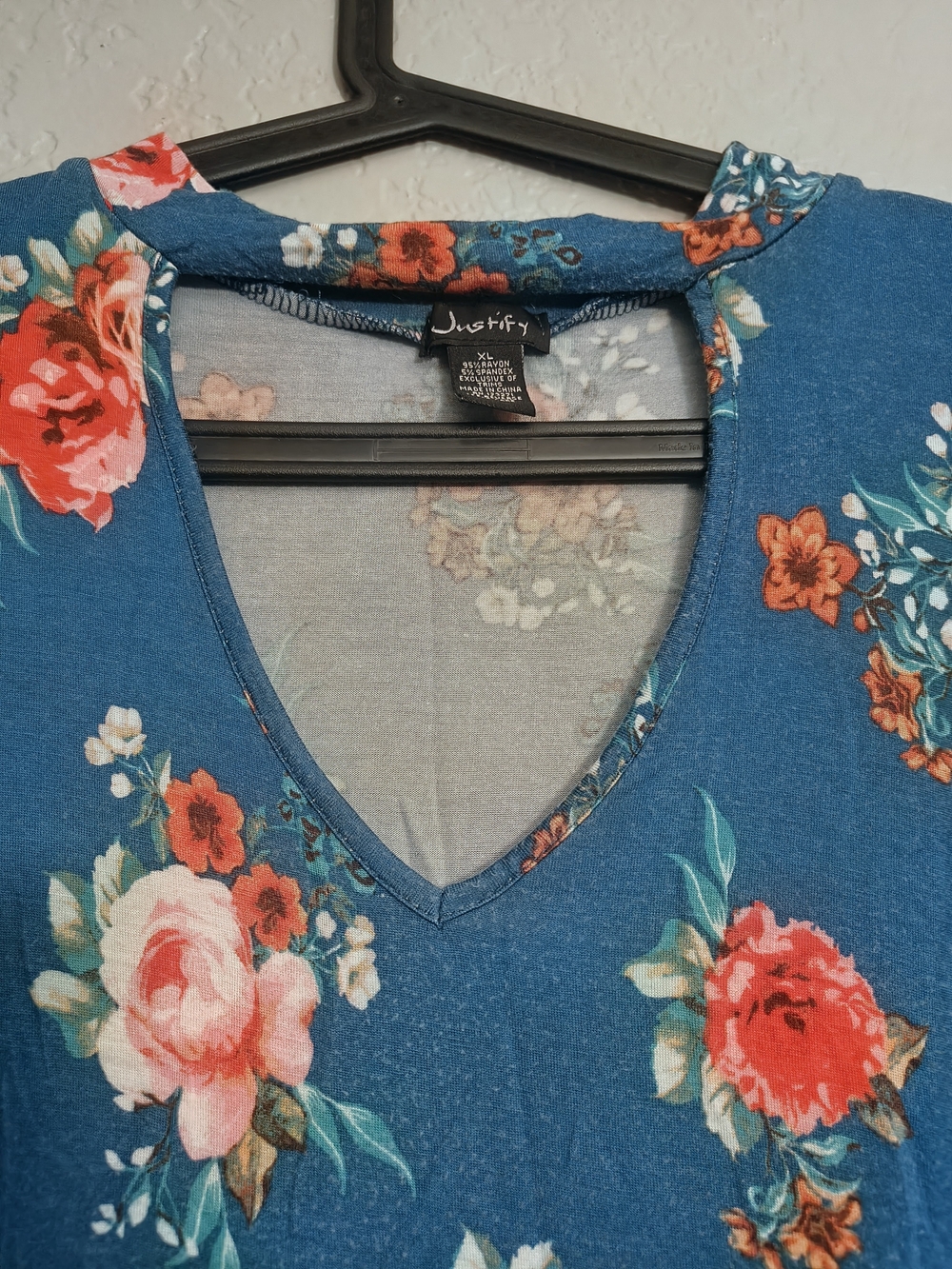 XL Floral V-Neck Choker Sleeveless Top / Shirt - Picture 2 of 5